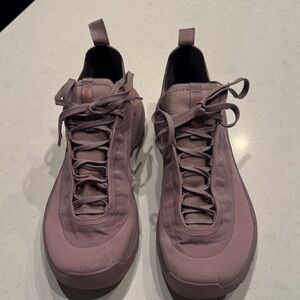 Arc'teryx Women's Mauve Athletic Shoes gore-Tex. Excellent condition
